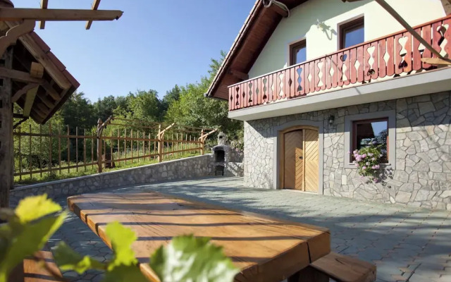 Vineyard Cottage Lustek
