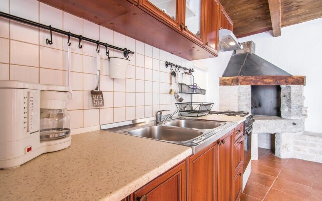 Nice Home in Porec With 2 Bedrooms, Internet and Outdoor Swimming Pool