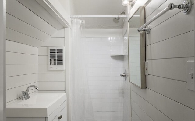 Center of Highlands! Spacious Bardstown loft!