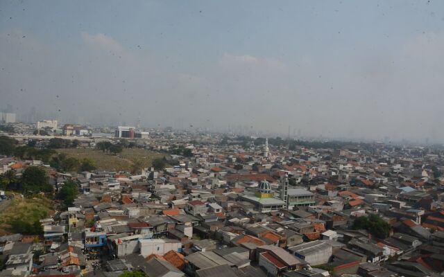 Comfortable and Fully Furnished 2BR Bassura City Apartment