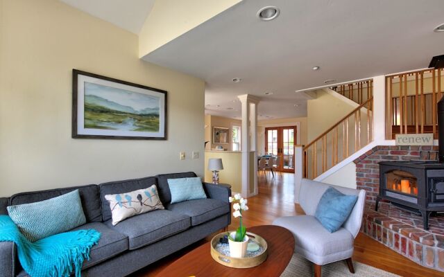 3715 Bliss by the Sea