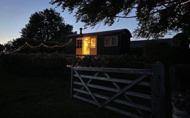 Hill House B & B & Luxury Shepherds Huts