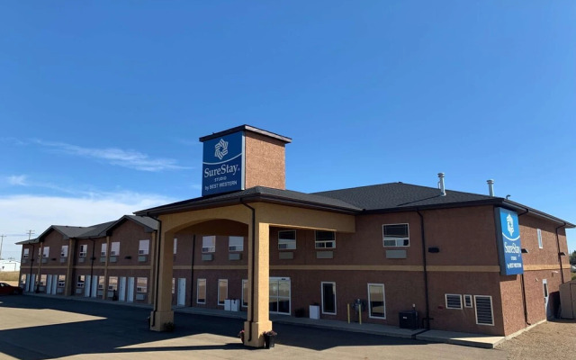 R & R Lakeview in Hardisty