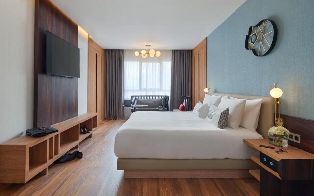 Hyatt Centric Gran Via Madrid Hotel