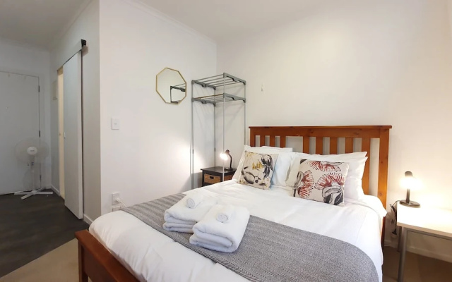 Private & Compact CBD Studio - Free Wifi