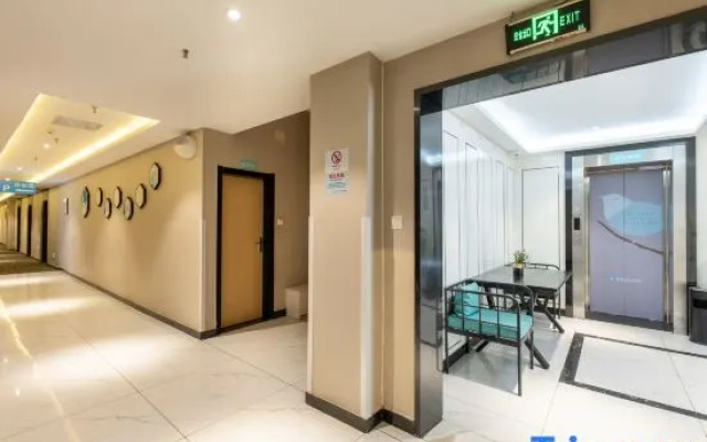 Jtrip Holiday Hotel (Xi'an Bell Tower Yongningmen Subway Station)