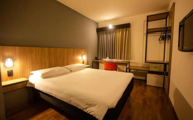 ibis Betim