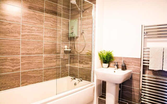 Luxury & Cosy new Build 2-bed Apartment in Chatham