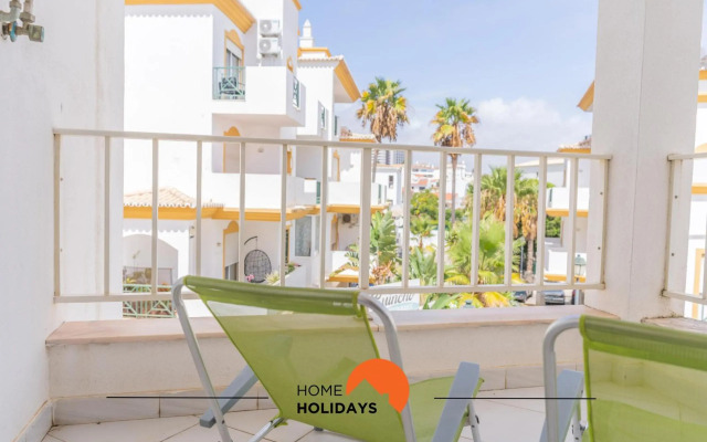 #075 Flat Near Strip Albufeira and 5m Beach