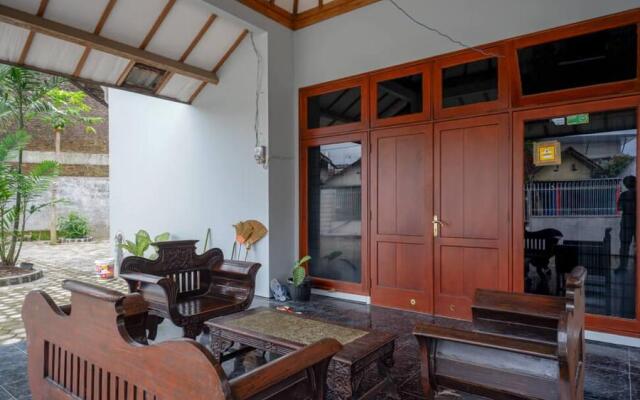 RedDoorz Plus near Jogja City Mall 5