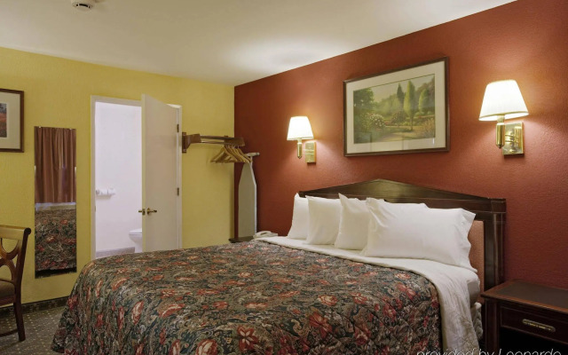 Americas Best Value Inn & Suites Wine Country