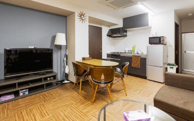 Senbonkita Terrace House