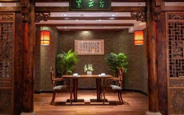 Gusto Hotel