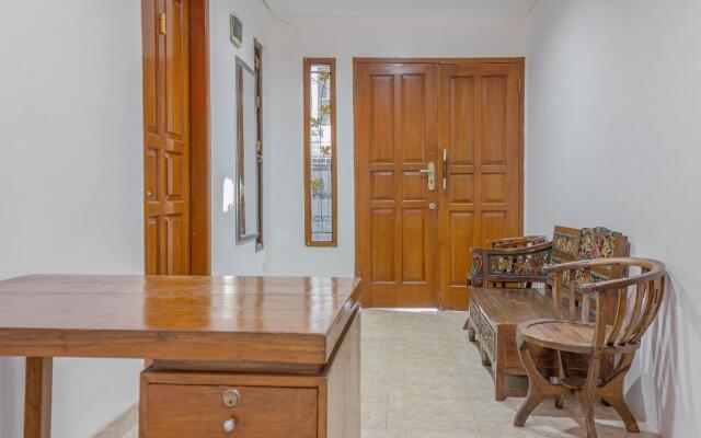 OYO 366 Thamadhiro Residence