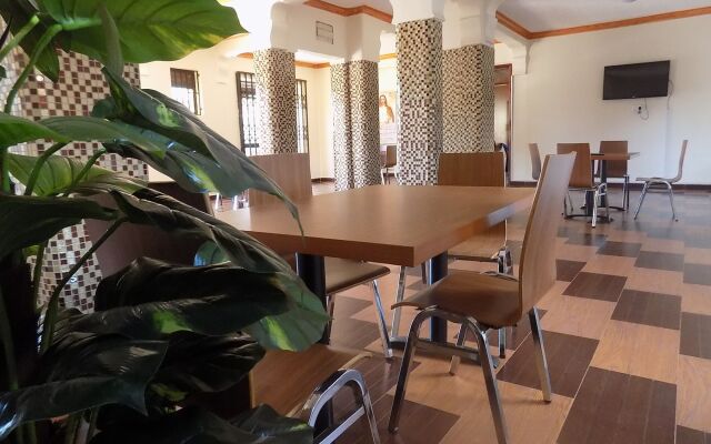 Olina Hotel and Apartments