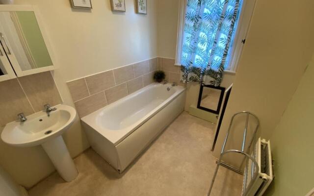 Fully Equipped & Well Presented Apartment - Sleeps 3