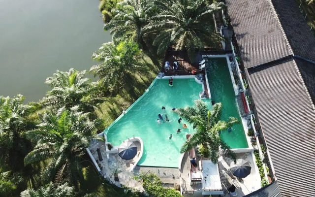 Embun Resort Lake Sahom