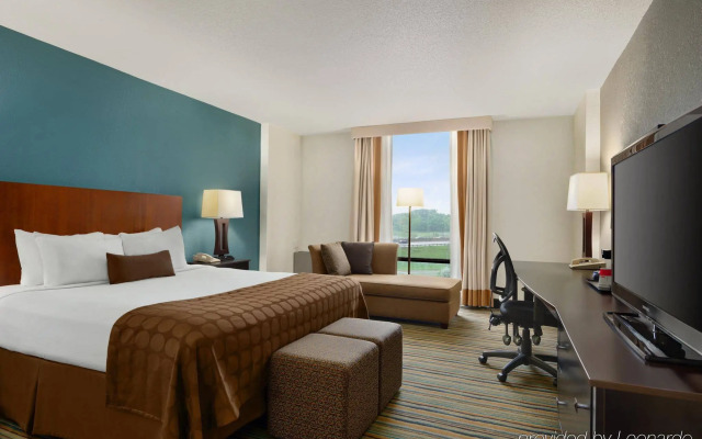 Delta Hotels by Marriott Minneapolis Northeast