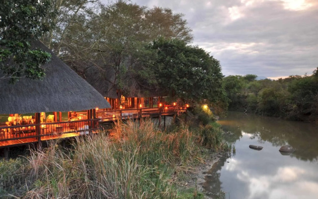 Thornybush Waterside Lodge