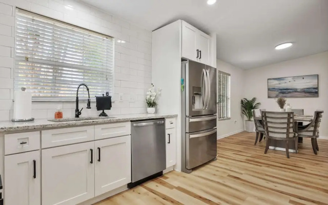 The Oak Hideaway Pet Friendly 3bd!