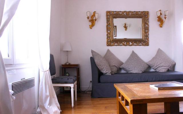 Mithouard Apartment