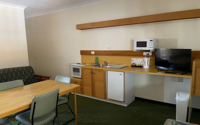 Landsborough Lodge Motel