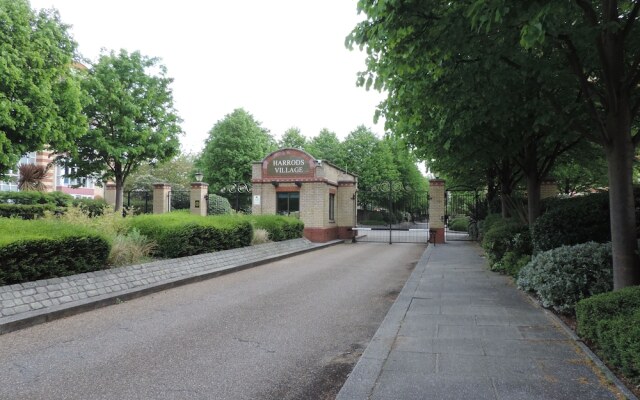 Luxurious Barnes Home by the Thames