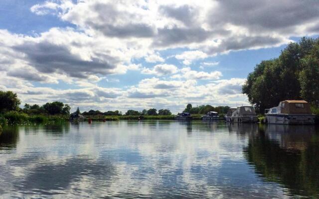 Oxford Riverside Glamping