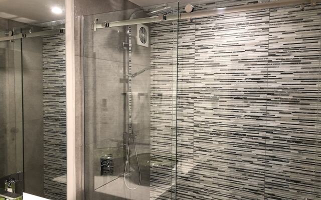 Spacious Townhouse Incredible Alpine Lake Views