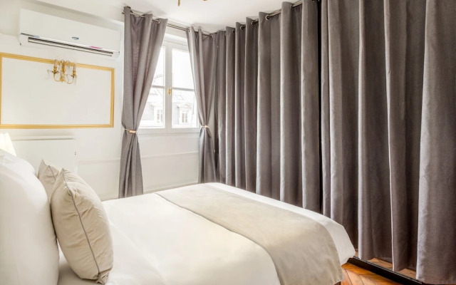 Merveil Luxury Suites - Royale - Saint Honore view