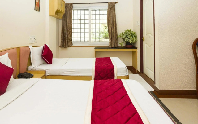 OYO 331 Hotel Skanda Shelters