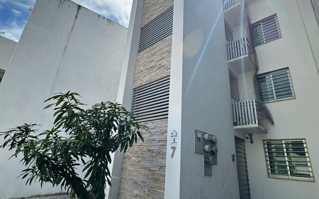 Torre con alberca a 1 cuadra de la playa