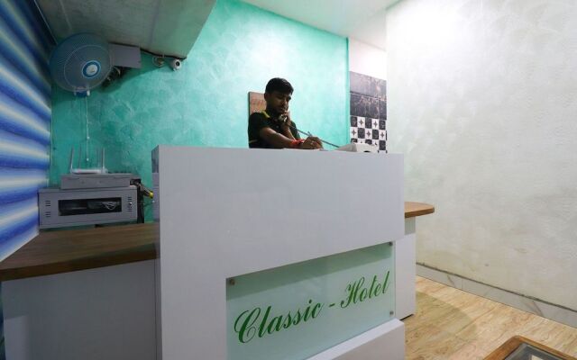 OYO 61622 Classic Hotel