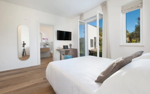 Design Villa With Infinity Pool & Li Galli View