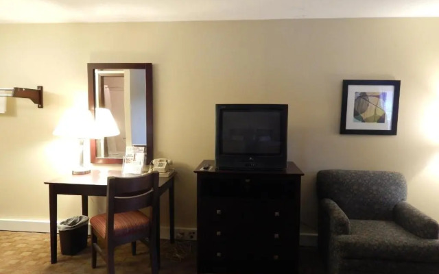 Super 8 White River Junction