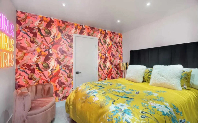 The Blush - With Pool Bars Neons, Palm Springs