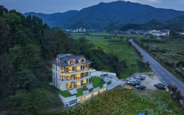 Yunshang Grassland Xixia Parent-childcamping Light Luxury Holiday Villa
