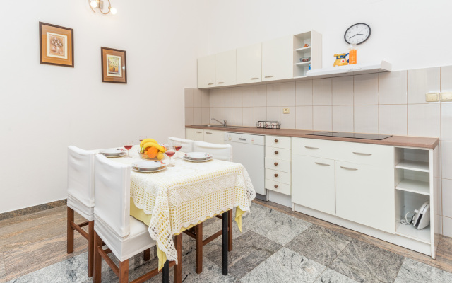 Orange Apartment Sea View
