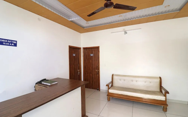 OYO 24137 Hotel Himalayan Village