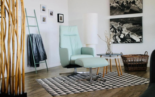 Näher am Wasser kann man nicht wohnen!