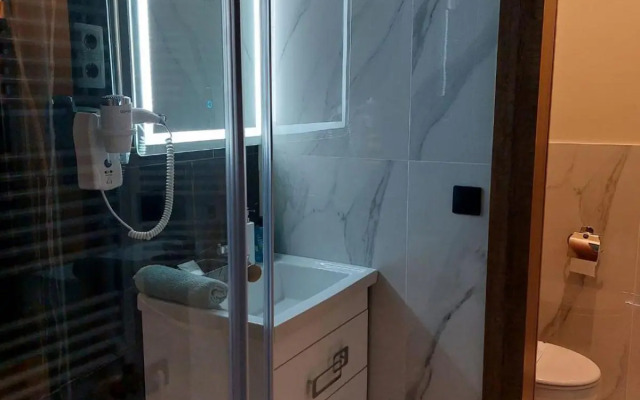 Silver Dawn Apartments