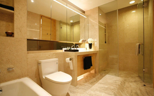 eStay Residence Poly World Trading Center