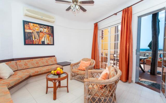 Altamar 28 with terrace&pool By CanariasGetaway