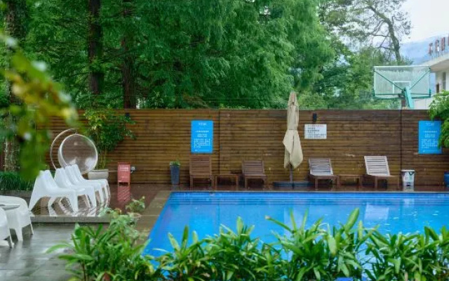 Floral Hotel · City of Sky Hotel – Pool – Hangzhou