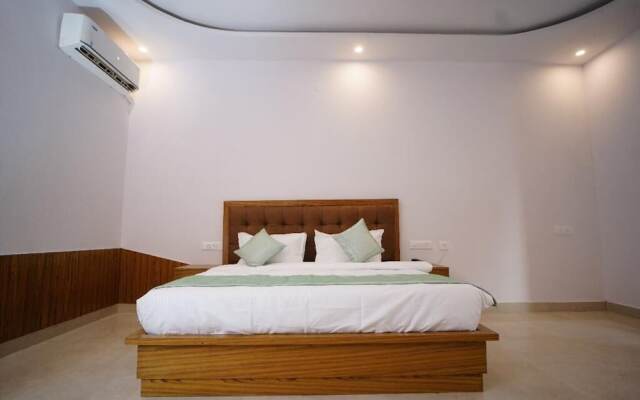 The White Oak Corbett Spa & Resort
