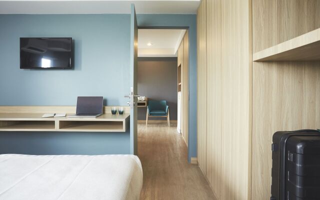 Theorie Hotel Sukhumvit 107 by SLH