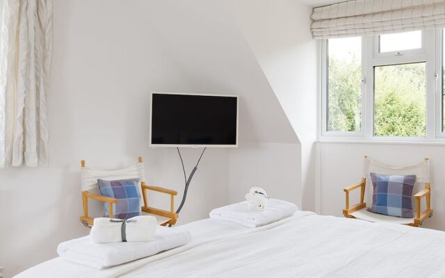 Secluded Rural Retreat Close to Beach - Sleeps 12
