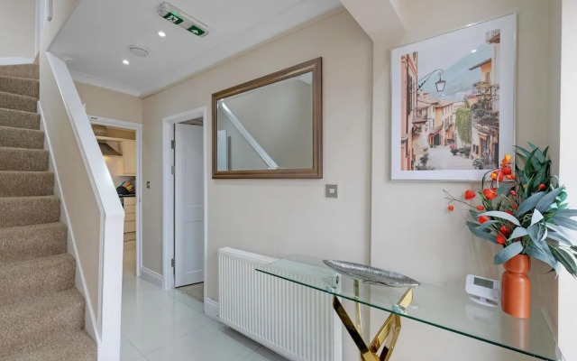 Stylish 4 Bedroom Home in Brightside Ave