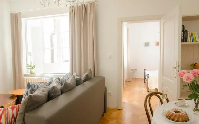Unique Apt 250M From The Charles Bridge
