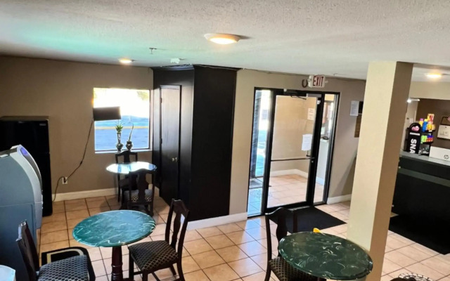 Country Hearth Inn & Suites Augusta